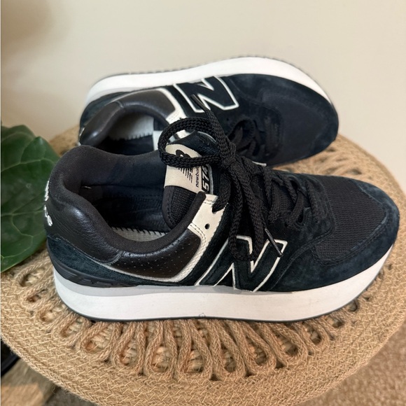 New Balance Black and White Athletic Shoes - Picture 3 of 8